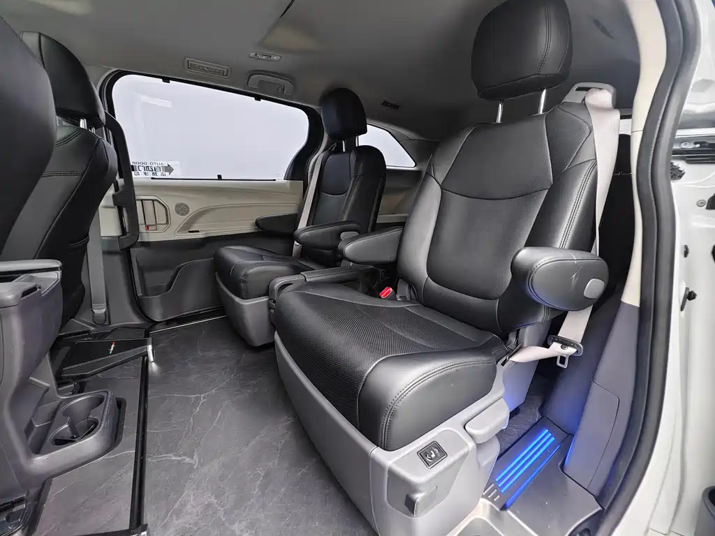 SIENNA 2023 2.5L Hybrid Comfort Edition купить на сайте DeffCars