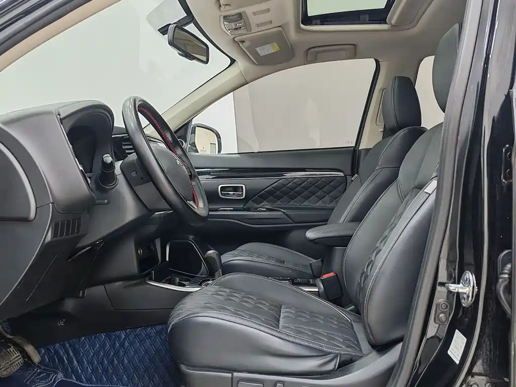 Outlander 2021 facelift 2.0L 2WD Enjoy Edition 7 seats купить на сайте DeffCars