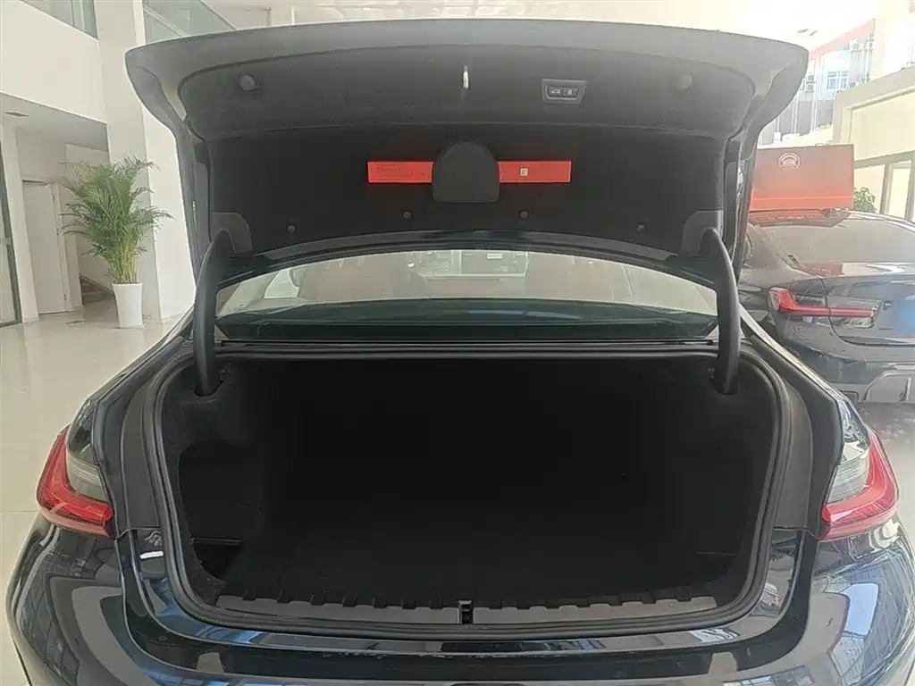 BMW 3 Series 2024 325Li M Sports Night Package купить на сайте DeffCars