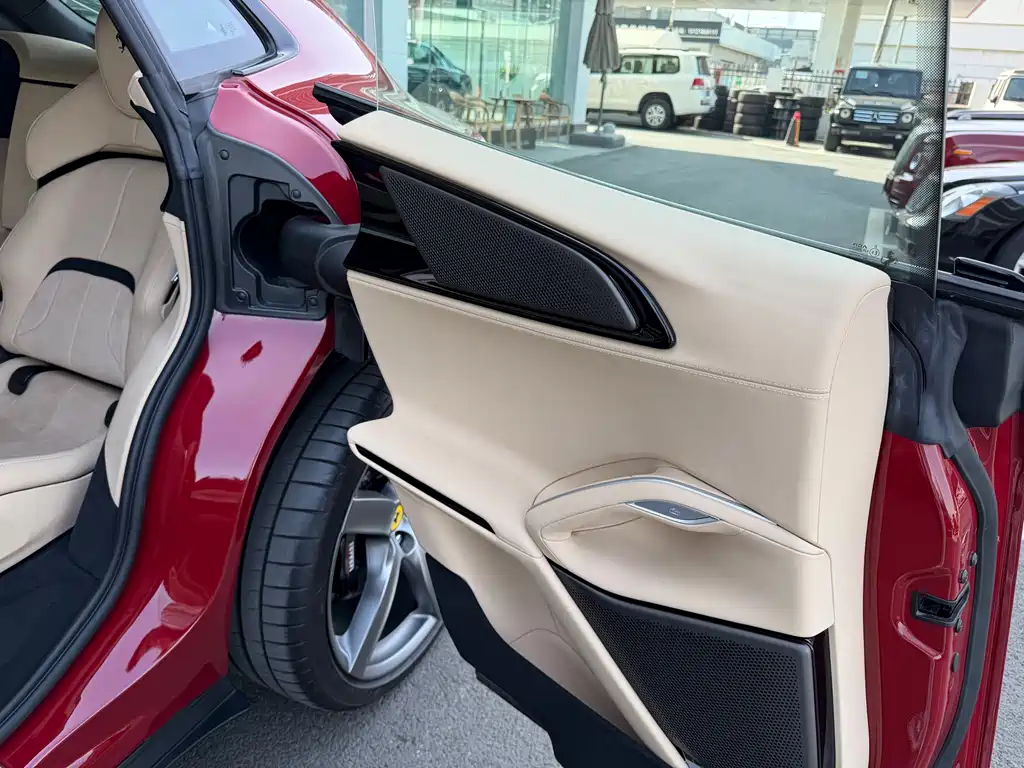 Purosangue 2023 6.5L V12 купить на сайте DeffCars