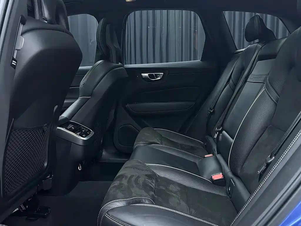 Volvo XC60 2018 T5 four-wheel drive Zhiya Sports Edition купить на сайте DeffCars