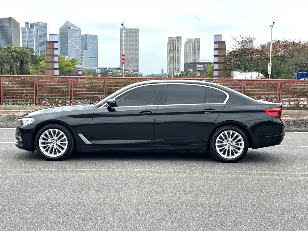 BMW 5 Series 2020 525Li Luxury Package купить на сайте DeffCars