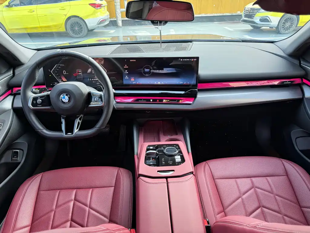 BMW 5 Series 2025 530Li Leading M Sports Package купить на сайте DeffCars