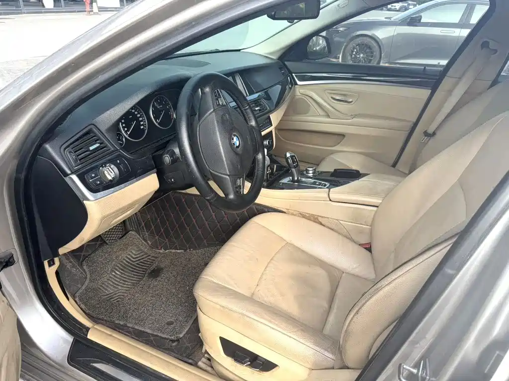 BMW 5 Series 2012 520Li Classic купить на сайте DeffCars