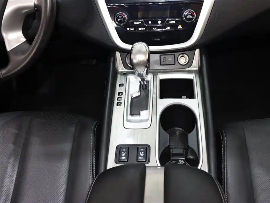 Loulan 2021 2.5L XL 2WD Intelligent Connected Deluxe Edition купить на сайте DeffCars