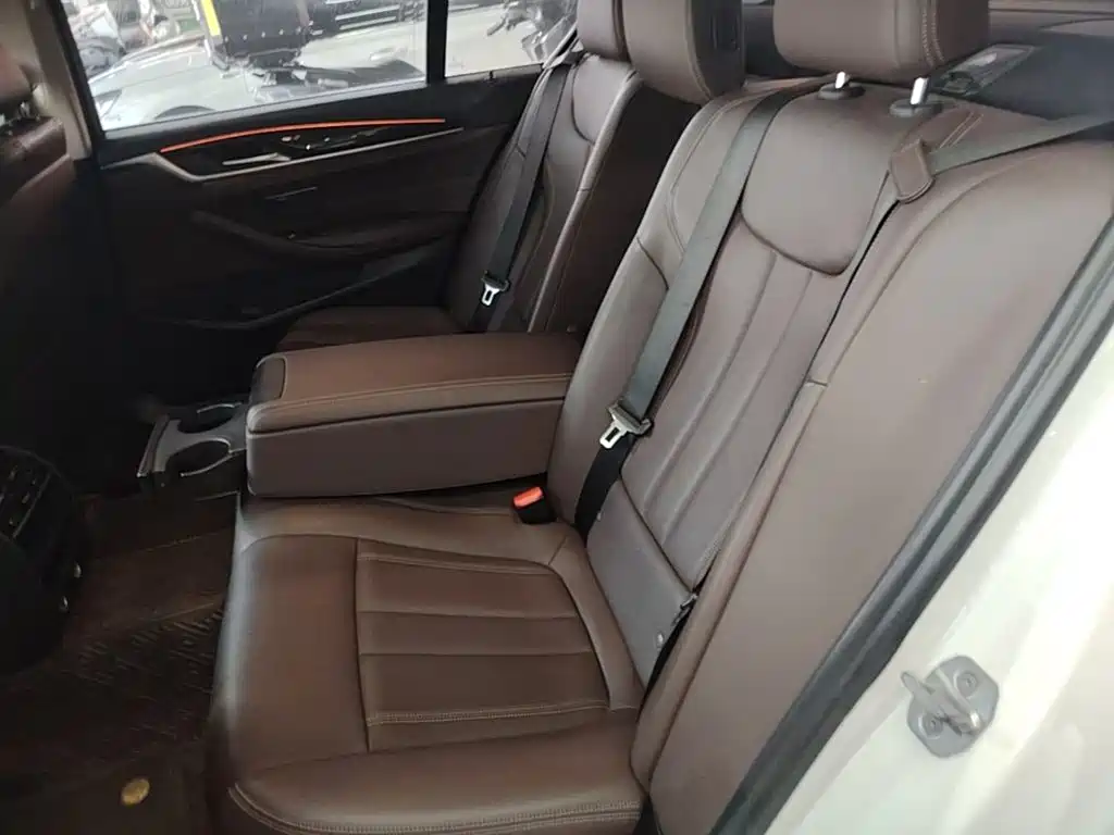 BMW 5 Series 2018 525Li Luxury Package купить на сайте DeffCars