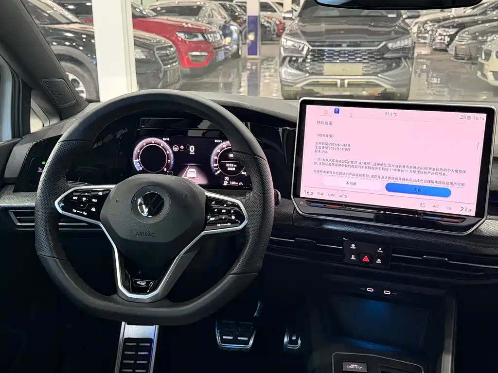 Golf 2025 facelift 300TSI R-Line купить на сайте DeffCars