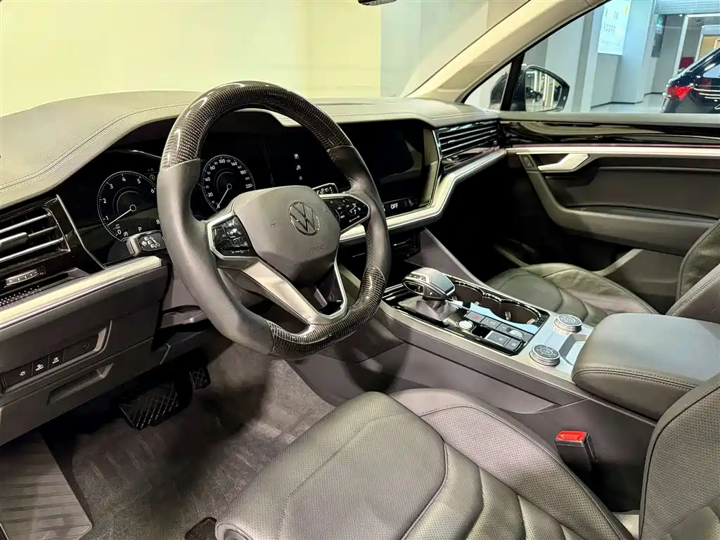 Touareg 2022 3.0TSI Ruixiang Edition Obsidian Sports Package купить на сайте DeffCars