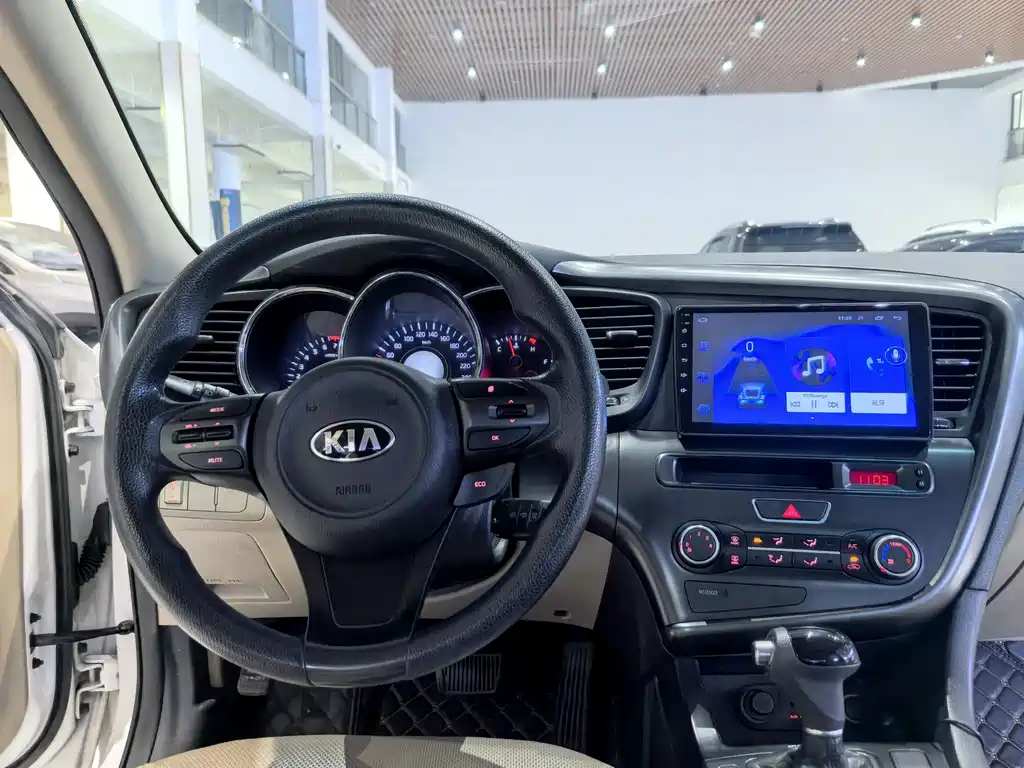 Kia K5 2015 2.0L automatic GL купить на сайте DeffCars