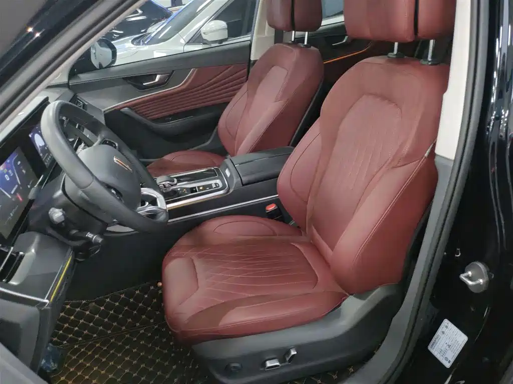 Hongqi HS5 2023 2.0T Qixiang Pro version купить на сайте DeffCars