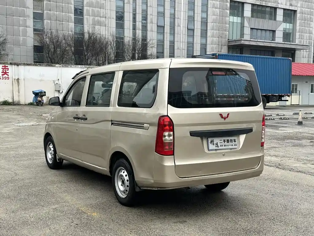 Wuling Rongguang V 2018 1.5L standard model купить на сайте DeffCars