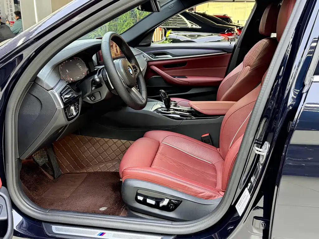BMW 5 Series 2022 Facelift 2 530Li Exclusive M Sports Package купить на сайте DeffCars