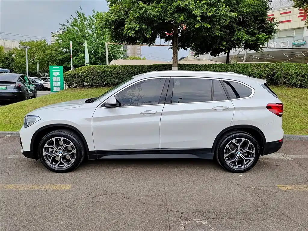 BMW X1 2021 facelift sDrive25Li leading model купить на сайте DeffCars