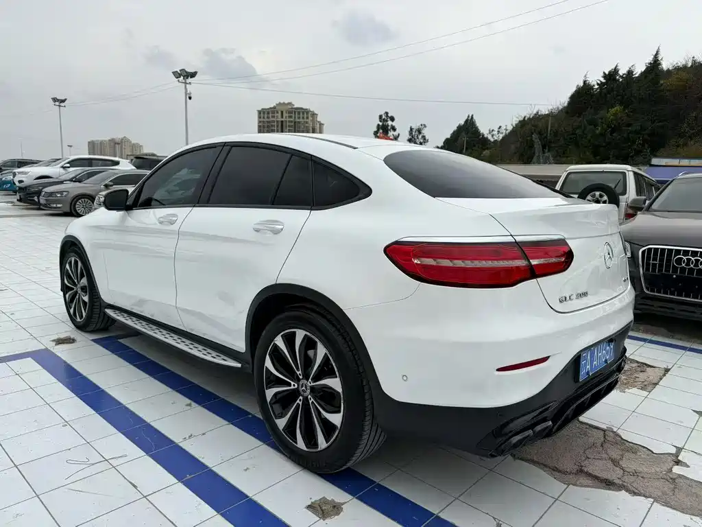 Mercedes-Benz GLC Coupe 2017 GLC 300 4MATIC Coupe SUV купить на сайте DeffCars