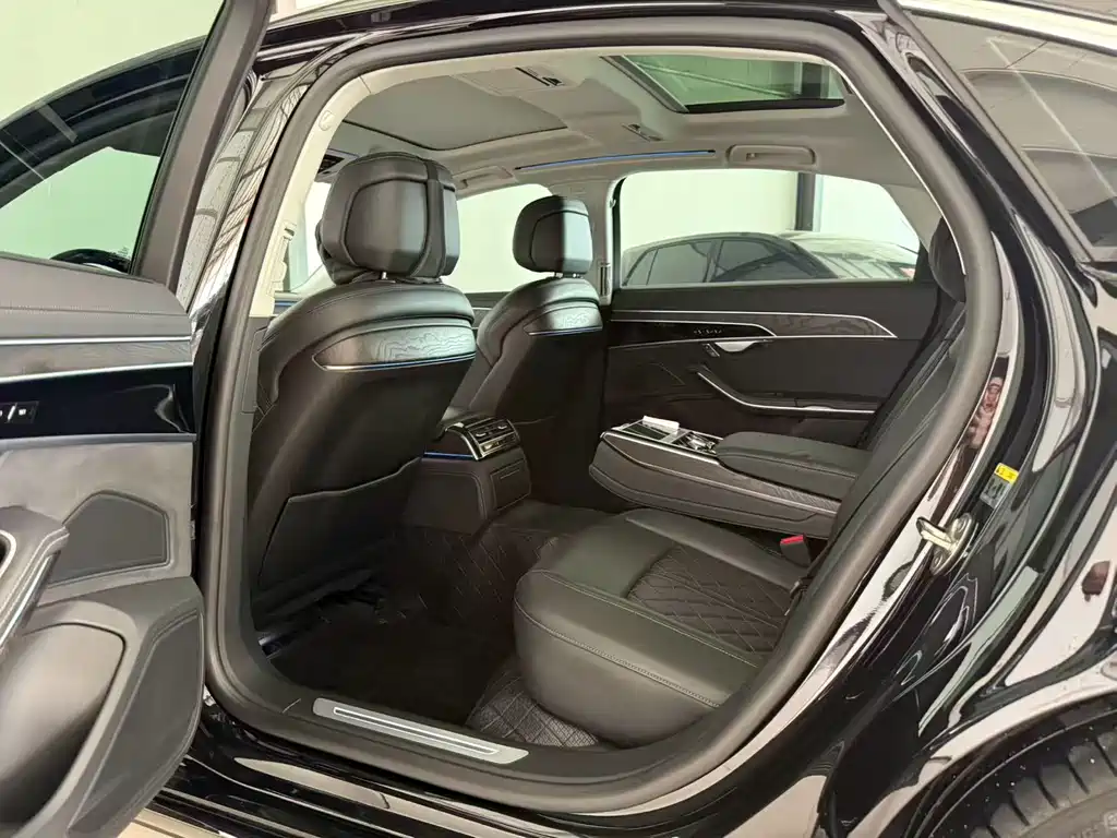 Audi A8 2024 A8L 50 TFSI quattro Premium Selection купить на сайте DeffCars