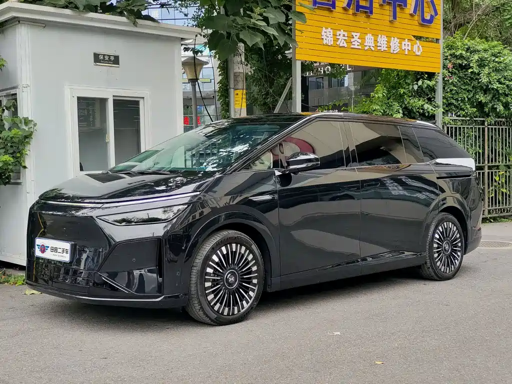 Xpeng X9 2026 Extended Range 1602 Ultra купить на сайте DeffCars