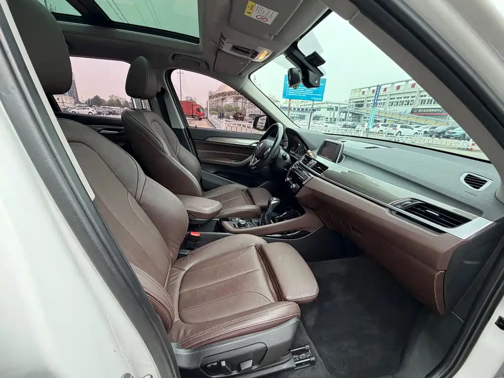 BMW X1 2018 sDrive18Li Exclusive Model купить на сайте DeffCars