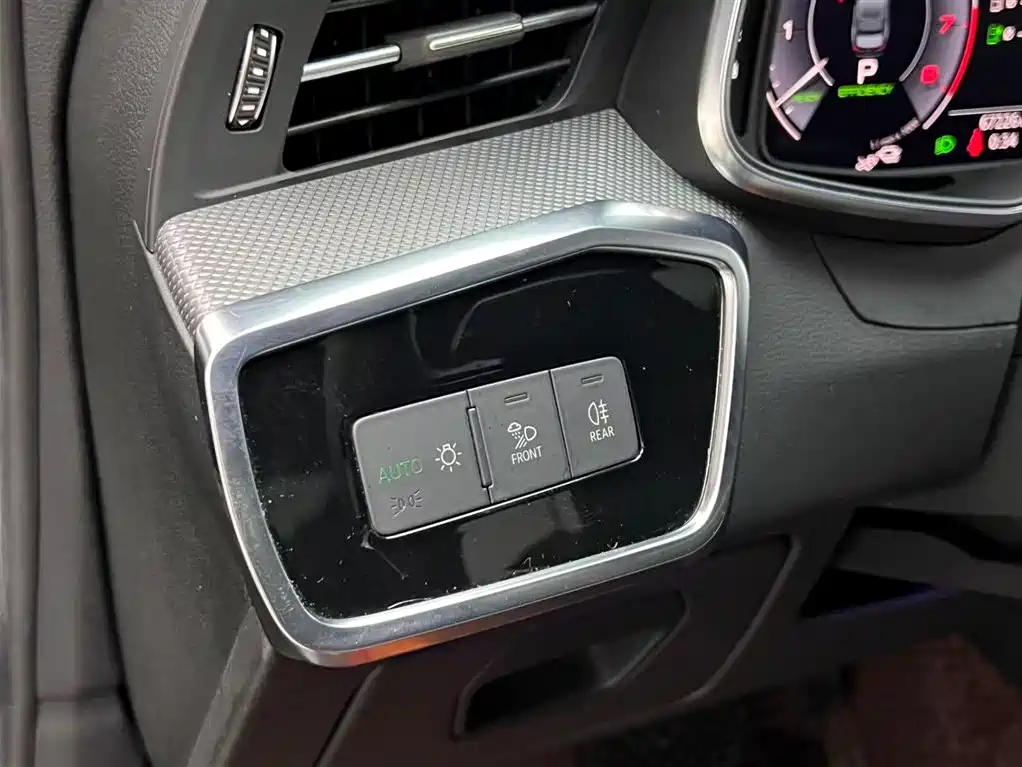 Audi A6L New Energy 2020 55 TFSI e quattro купить на сайте DeffCars