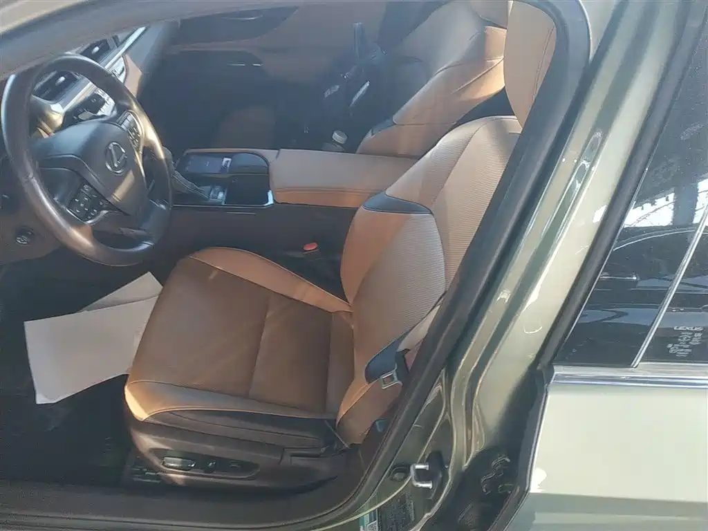 Lexus ES 2020 200 Excellence Edition купить на сайте DeffCars