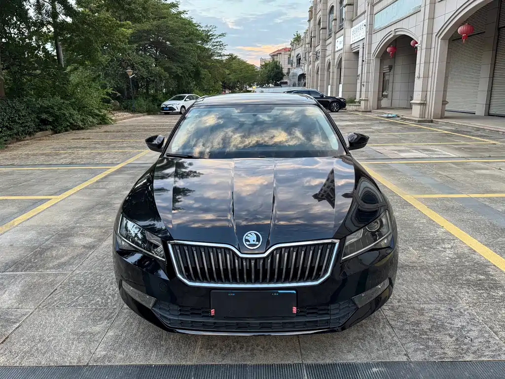 Superb 2018 TSI280 DSG Standard Edition National V купить на сайте DeffCars