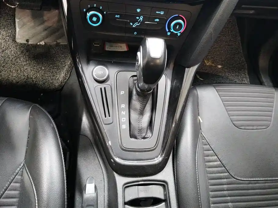 Focus 2018 hatchback classic 1.6L automatic stylish smart mobility version купить на сайте DeffCars