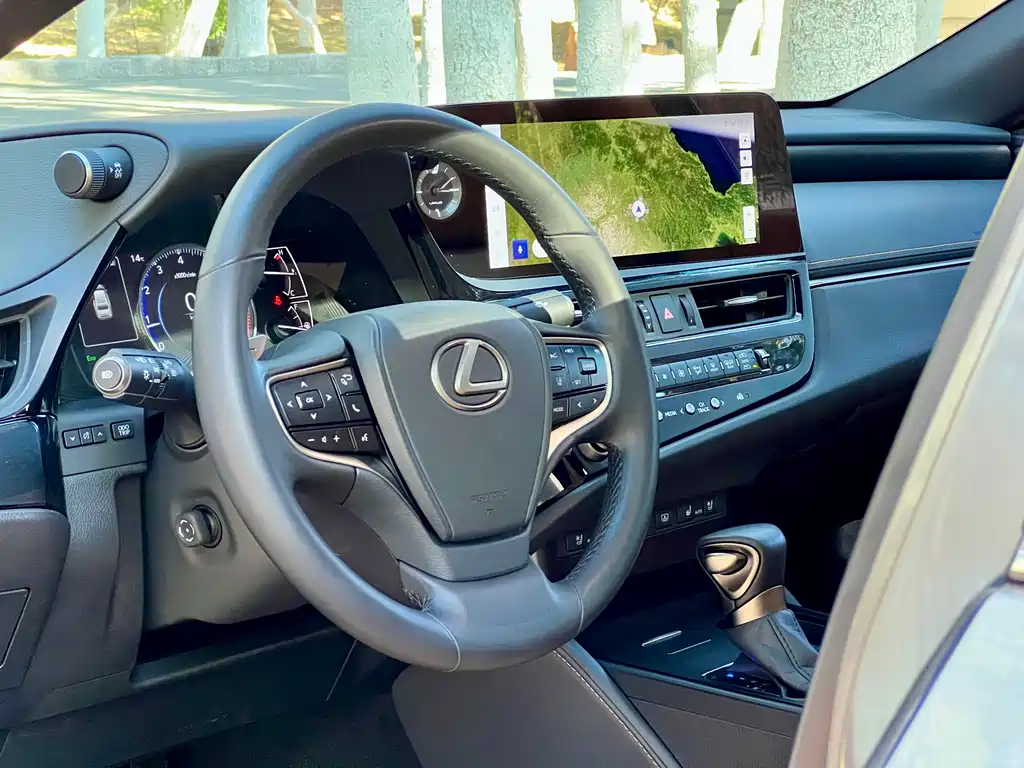 Lexus ES 2024 200 Premium Edition купить на сайте DeffCars
