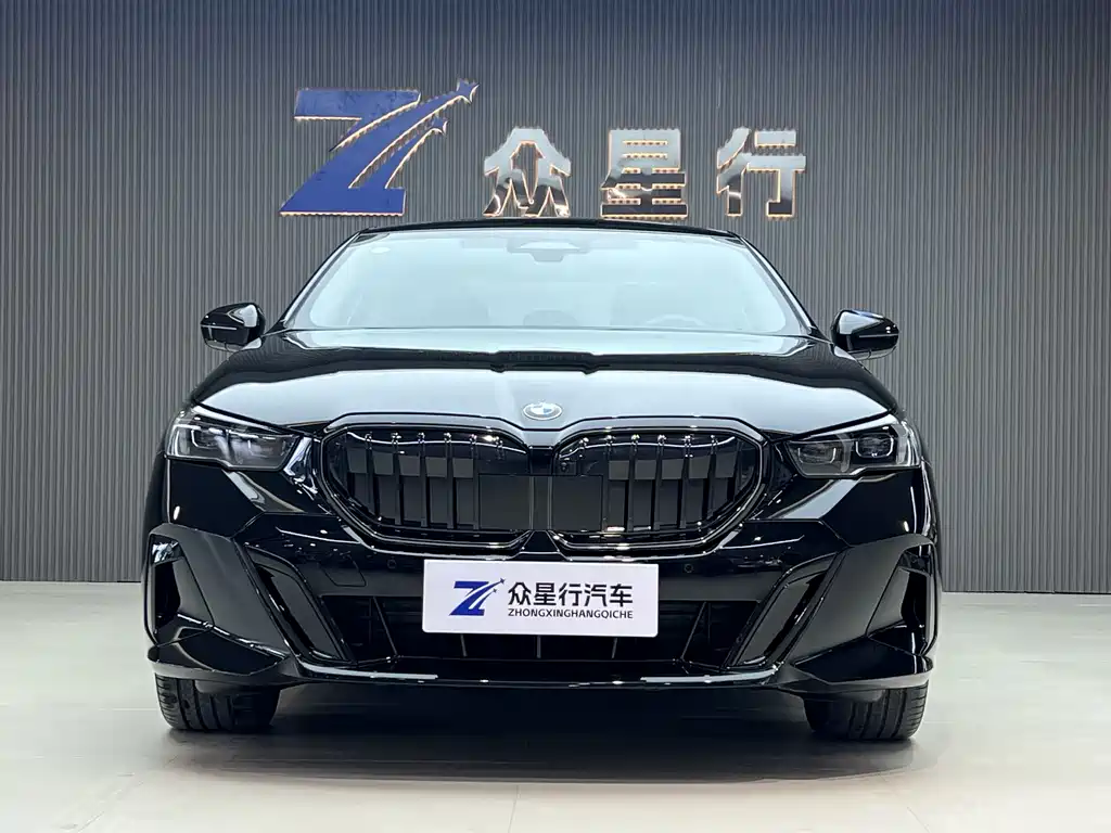 BMW 5 Series 2025 530Li Exclusive M Sports Package купить на сайте DeffCars