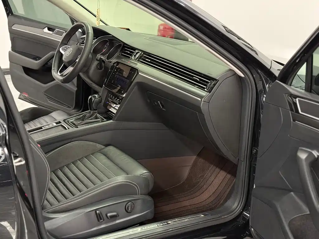 Magotan 2020 330TSI DSG leading model купить на сайте DeffCars