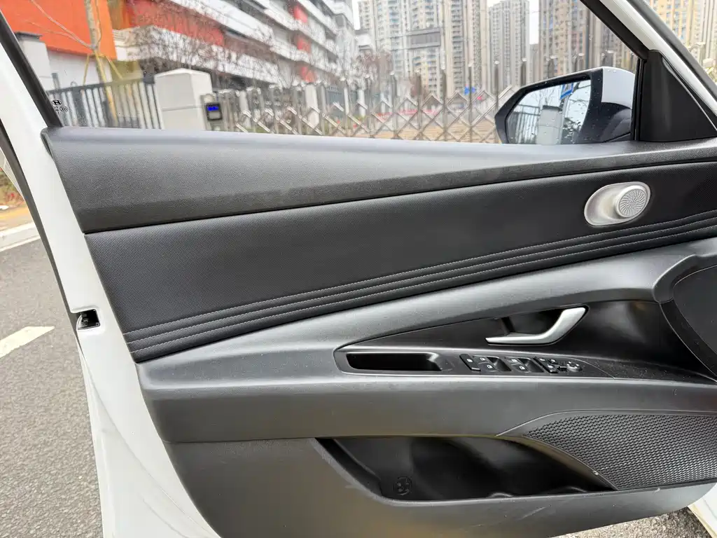 Elantra 2022 1.5L CVT LUX Premium Edition купить на сайте DeffCars