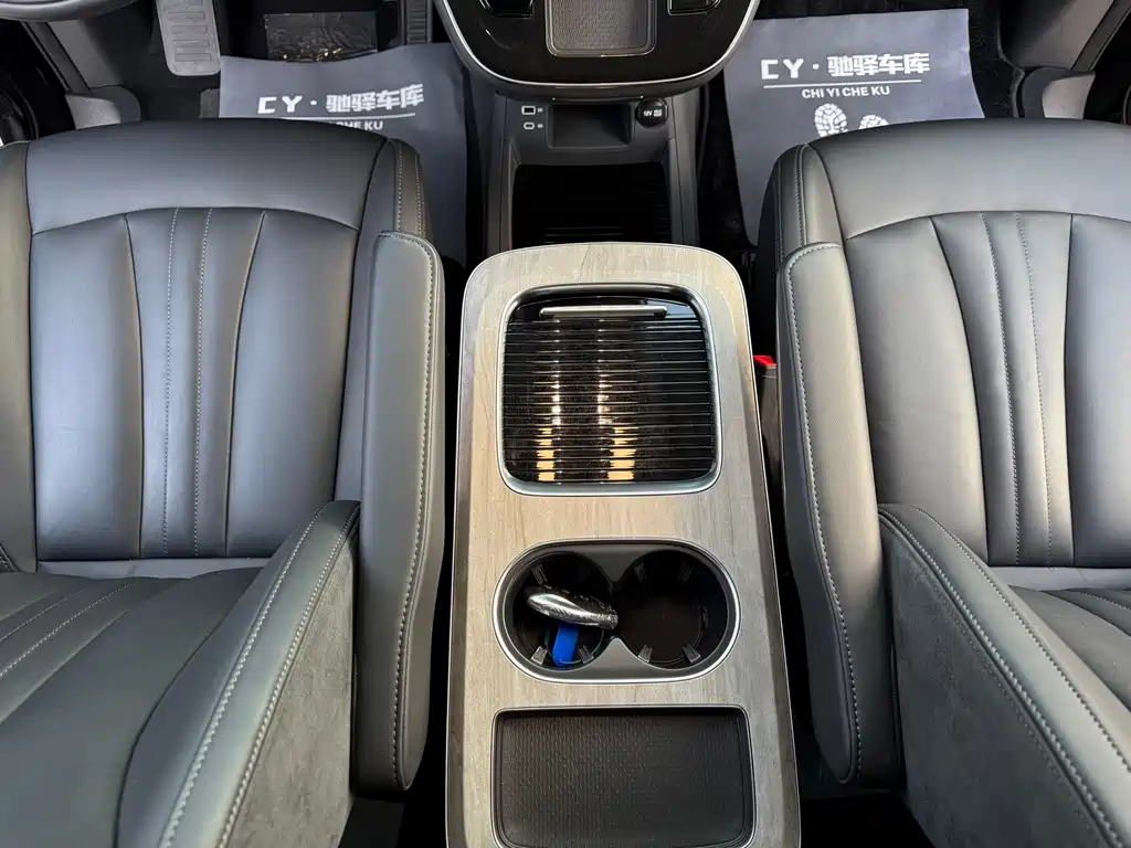 Hongqi HQ9 PHEV 2024 2.0T four-wheel drive business version купить на сайте DeffCars