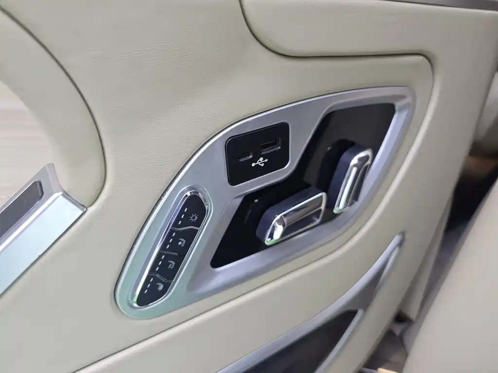 Buick GL8 2023 ES Lu Zun 653T smart luxury model купить на сайте DeffCars