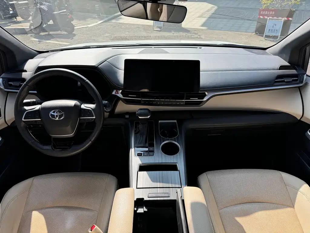 Grevia 2023 2.5L Hybrid Monarch VIP Edition купить на сайте DeffCars
