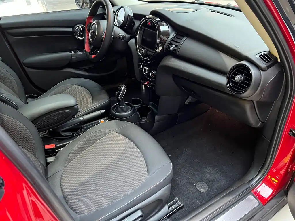 MINI 2019 1.5T ONE five-door version купить на сайте DeffCars