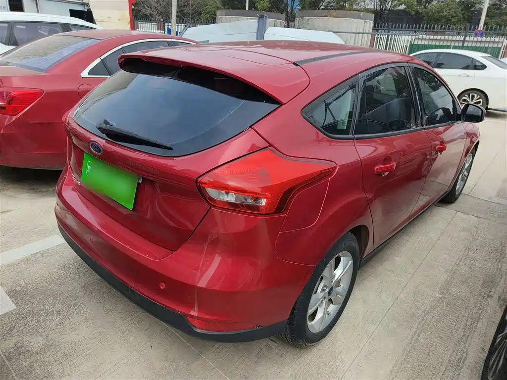 Focus 2018 hatchback classic 1.6L automatic comfort smart mobility version купить на сайте DeffCars