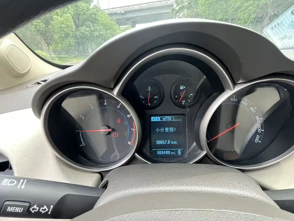 Cruze 2015 1.5L Classic SL MT купить на сайте DeffCars