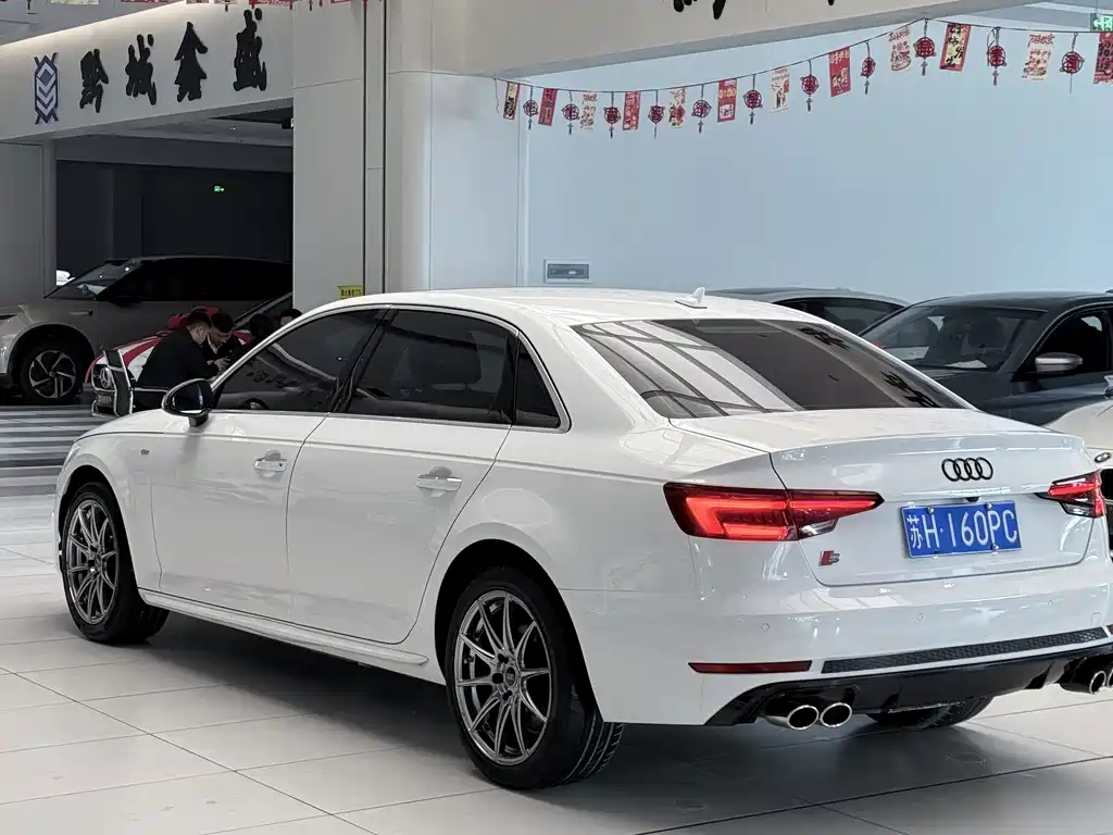 Audi A4L 2018 30th Anniversary Model 40 TFSI Enterprising купить на сайте DeffCars
