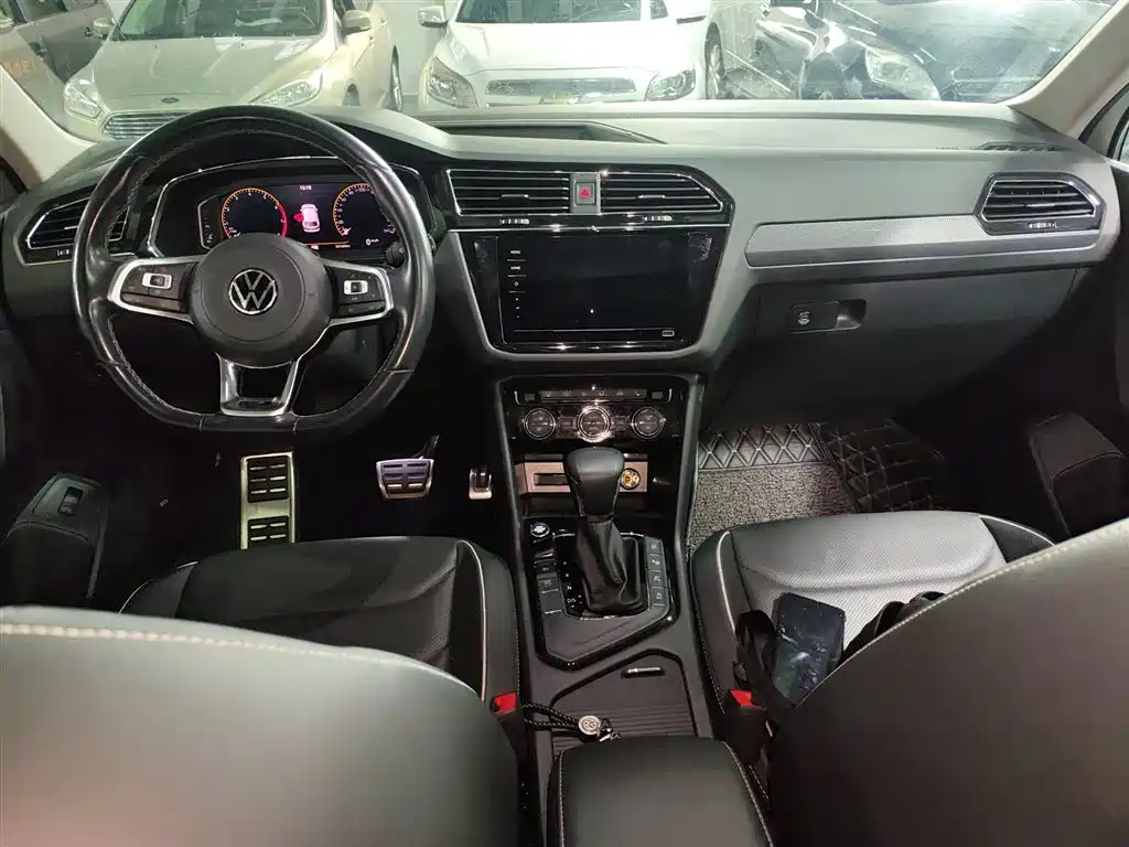 Tiguan L 2021 330TSI automatic two-wheel drive R-Line flagship version купить на сайте DeffCars