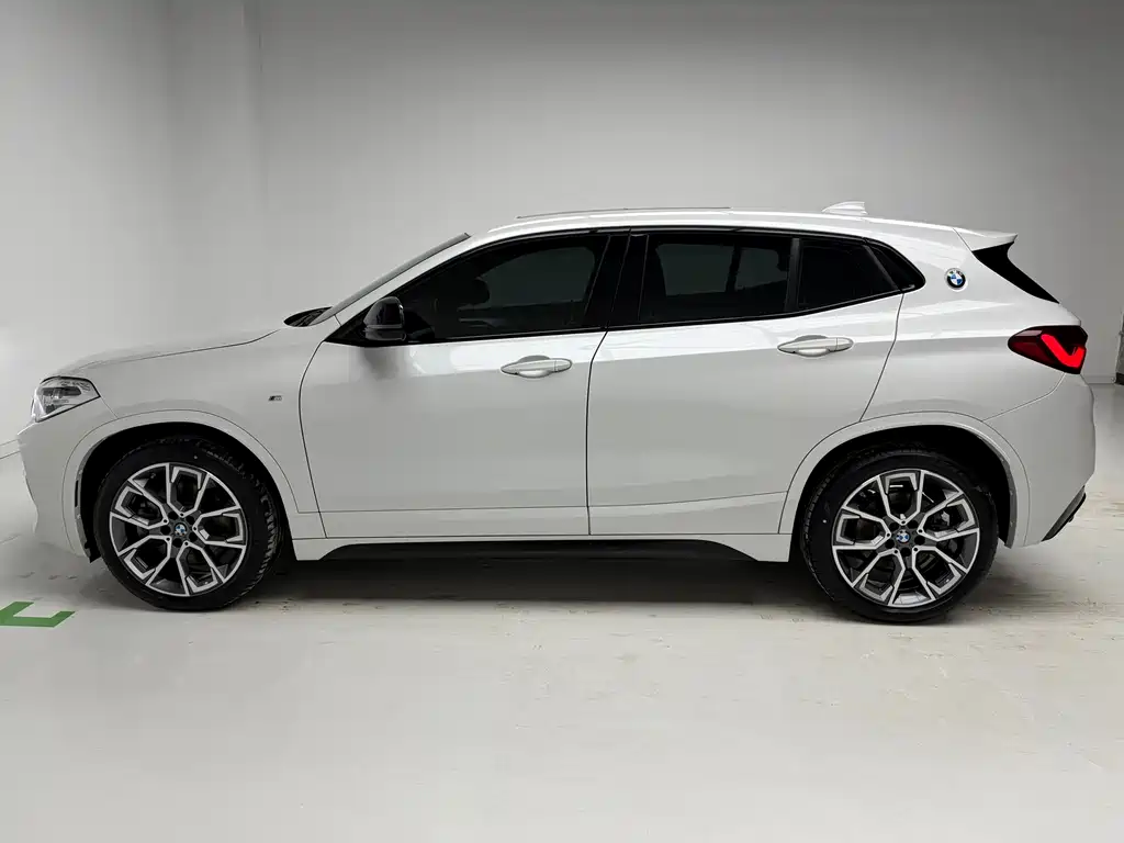 BMW X2 2022 sDrive25i Night Edition купить на сайте DeffCars