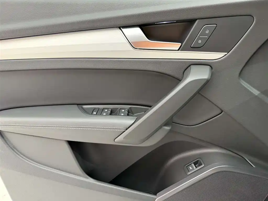 Audi Q5L 2020 facelift 40 TFSI enjoys fashionable style купить на сайте DeffCars
