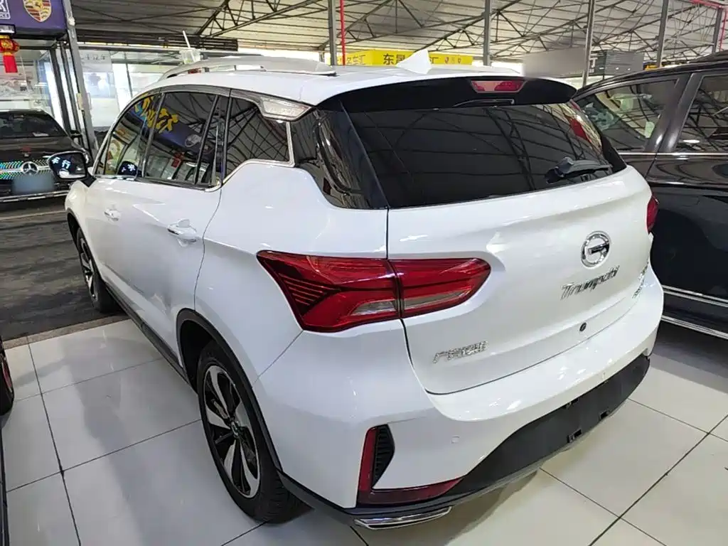 Trumpchi GS4 2018 Model 235T Automatic Two-Wheel Drive Deluxe Wisdom Connected Million Memorial Edition купить на сайте DeffCars