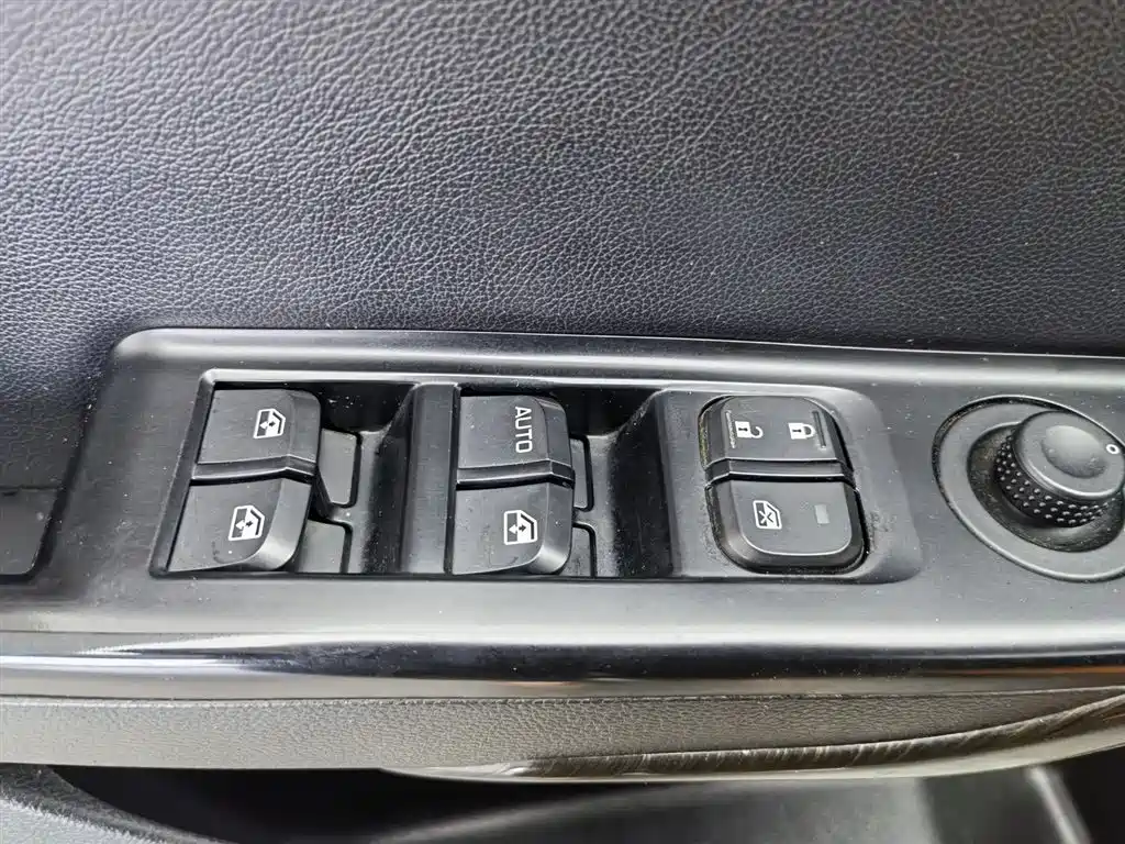 Baojun 310 2017 1.5L automatic fashion model купить на сайте DeffCars