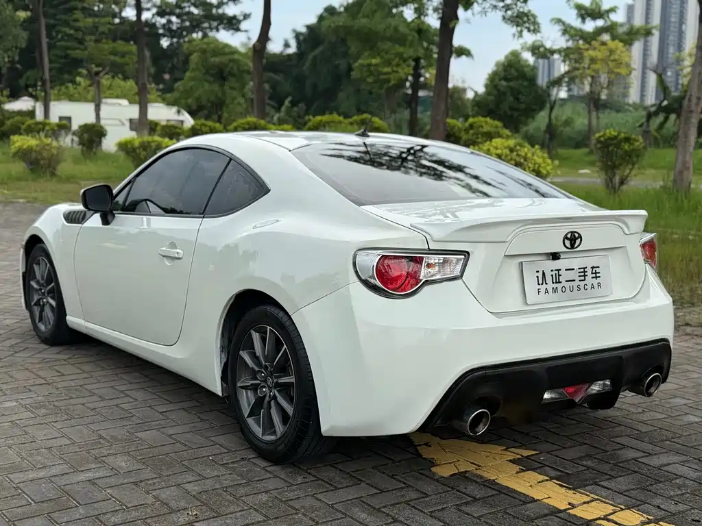 Toyota 86 2014 2.0L automatic luxury model купить на сайте DeffCars