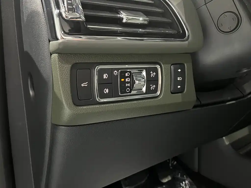 Navigator 2024 3.5T Long Axis Presidential Edition купить на сайте DeffCars