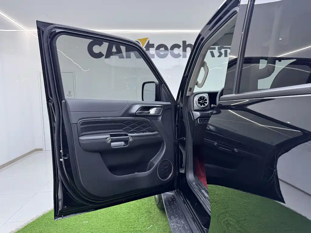 Tank 300 2021 Off-Road Version 2.0T Conqueror купить на сайте DeffCars