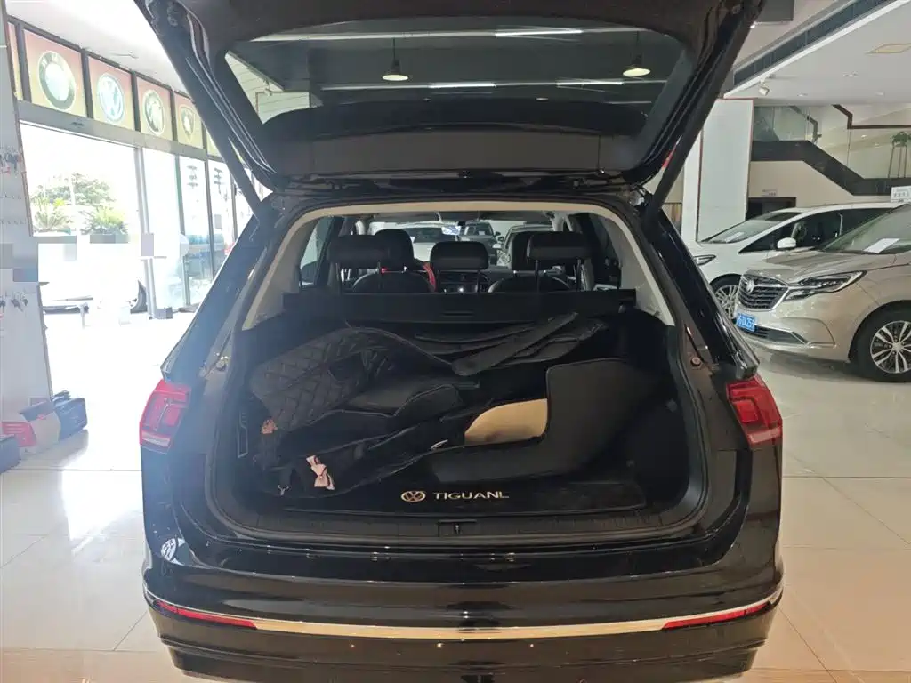 Tiguan L 2021 330TSI automatic two-wheel drive R-Line version купить на сайте DeffCars