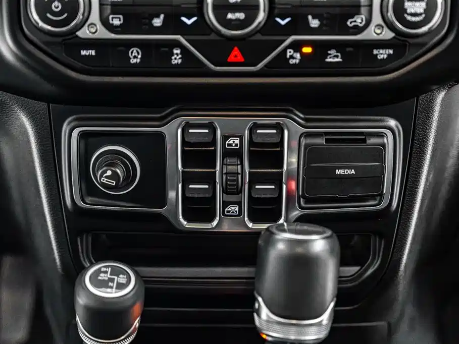 Gladiator 2022 3.6L advance version купить на сайте DeffCars