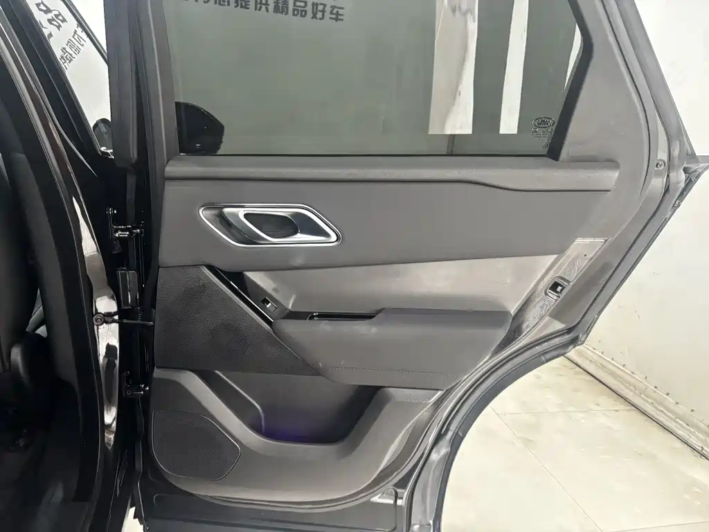 Range Rover Velar 2025 Dynamic SE купить на сайте DeffCars