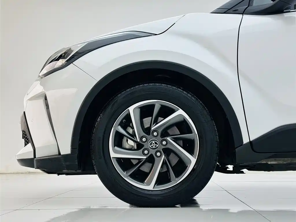 Toyota C-HR 2021 2.0L Luxury Edition купить на сайте DeffCars