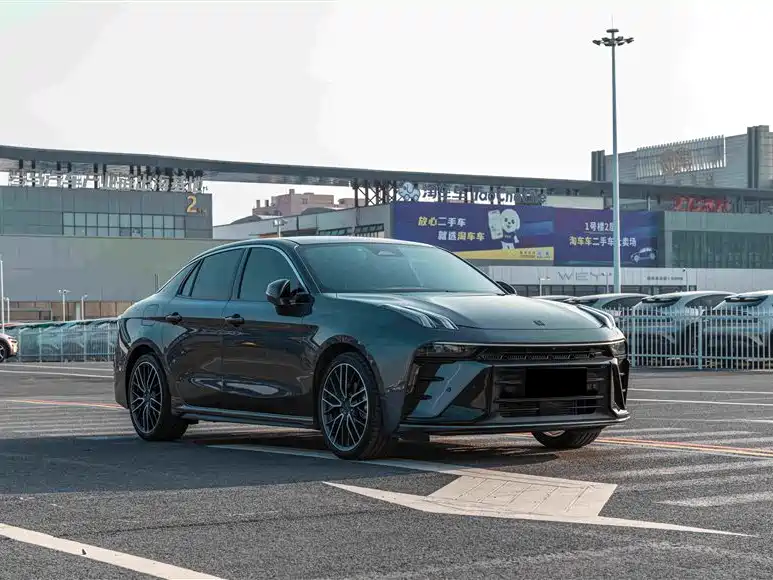 Lynk & Co 03 2025 2.0TD DCT Champion Edition Pro купить на сайте DeffCars