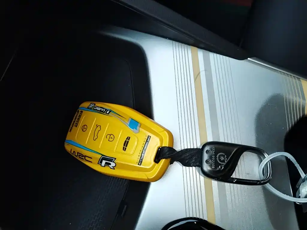 Emgrand L HiP 2024 Longteng Edition 1.5TD-DHT Pro 100KM Beyond Type купить на сайте DeffCars